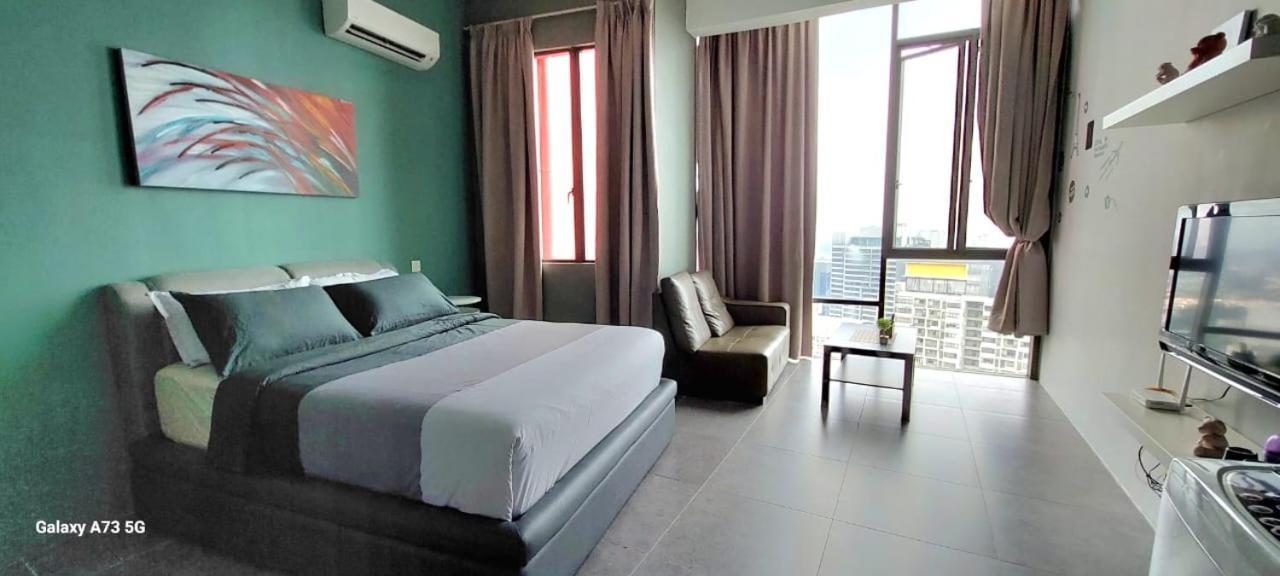 Maya Empire Studio Kampong Bukit Lanjan Екстериор снимка