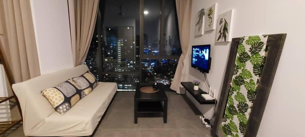 Maya Empire Studio Kampong Bukit Lanjan Екстериор снимка